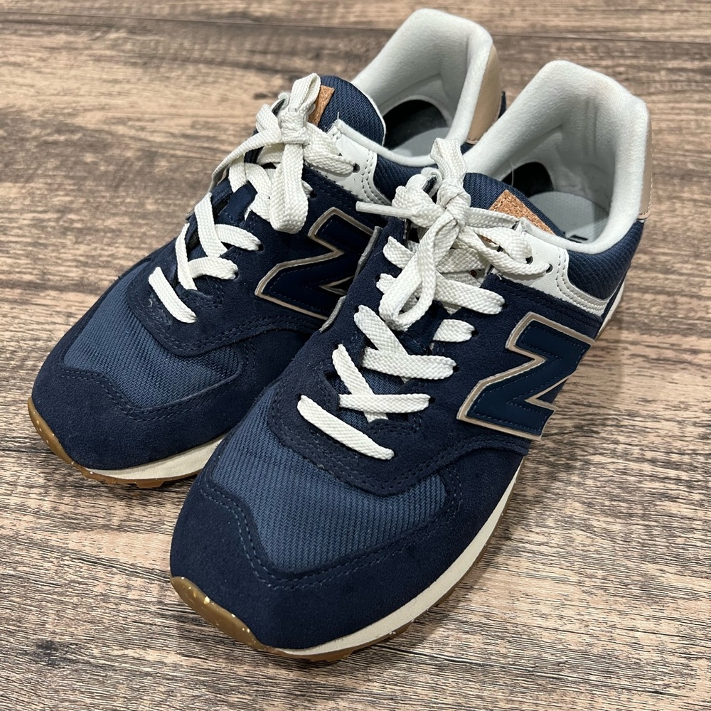 Women’s New Balance Shoes. 574.